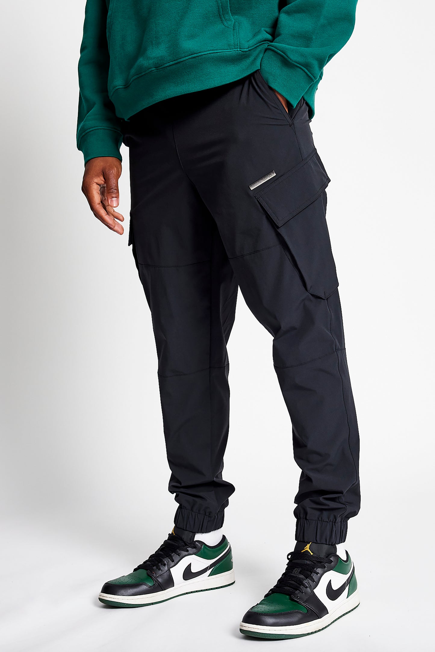 Chelsea Stretched Cargo Jogger - Black